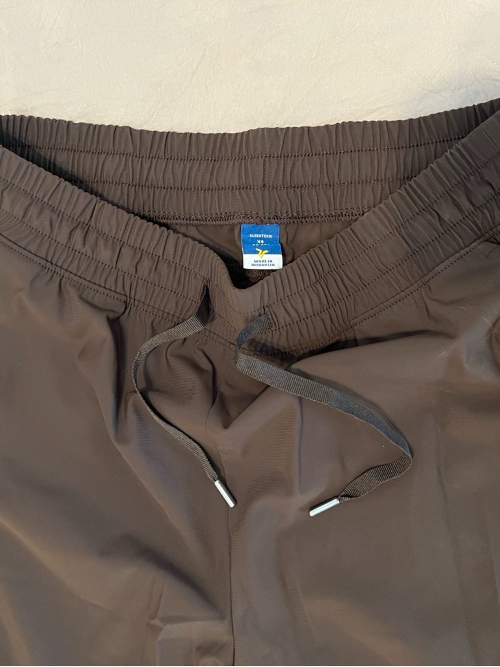 High-Waisted SleekTech Joggers - Picture 3 of 5